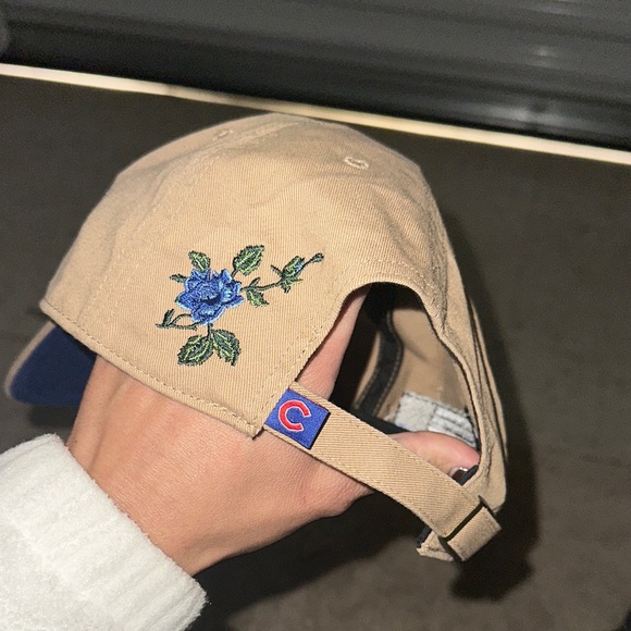 Tan Embroidered cubs Cap limited edition. - Picture 4 of 4